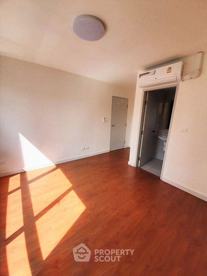 picture 2-BR Condo at Condo One Ratchada-Ladprao near MRT Ratchadaphisek (ID 966318) - 5/8
