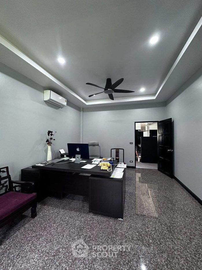รูป วิลล่า 4-ห้องนอน ใกล้ เมืองพัทยา (ID 2993141) - รูปที่ 9/18