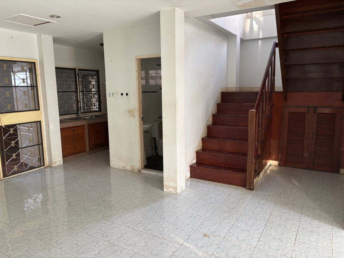 รูป ขายบ้านเดี่ยวหมู่บ้าน มณีรินทร์ รัตนาธิเบศร์ 50 ตารางวา เหมาะกับ Renovate - รูปที่ 5/16