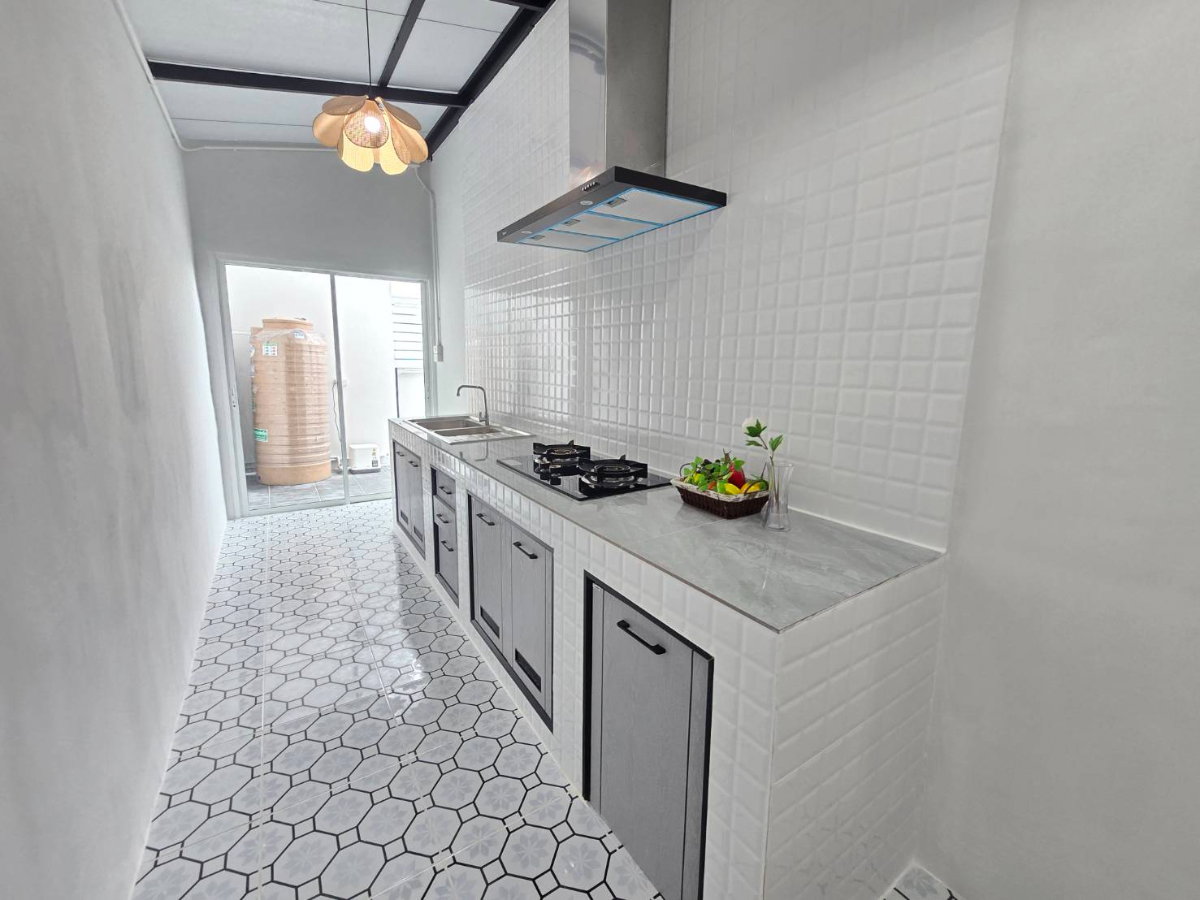 รูป บ้านเดี่ยวหลังมุมใน ทำเลดีเยี่ยม หมู่บ้าน ลลิลแลนซีโอ วงแหวน-รามอินทรา ถนนเลียบคลองสอง คลองสามวา รีโนเวทใหม่ แต่งสวยมาก พร้อมอยู่ มีเฟอร์นิเจอร์ - รูปที่ 27/49