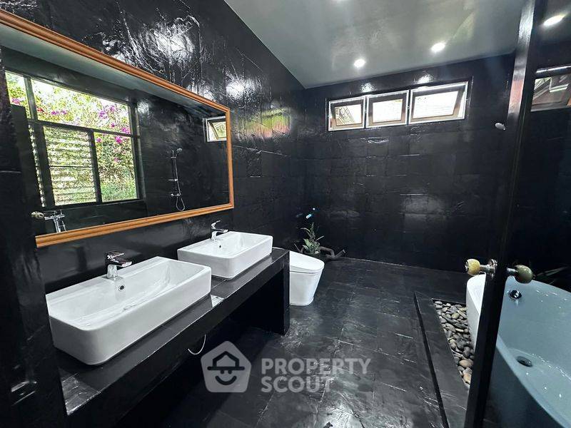 รูป วิลล่า 4-ห้องนอน ใกล้ เมืองพัทยา (ID 2993141) - รูปที่ 11/18