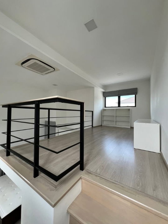 รูป 🏡 FOR RENT | INDY 5 BANGNA KM.7 Premium Corner Townhome | Fully Furnished | Garden View | Ready to Move In - รูปที่ 8/8
