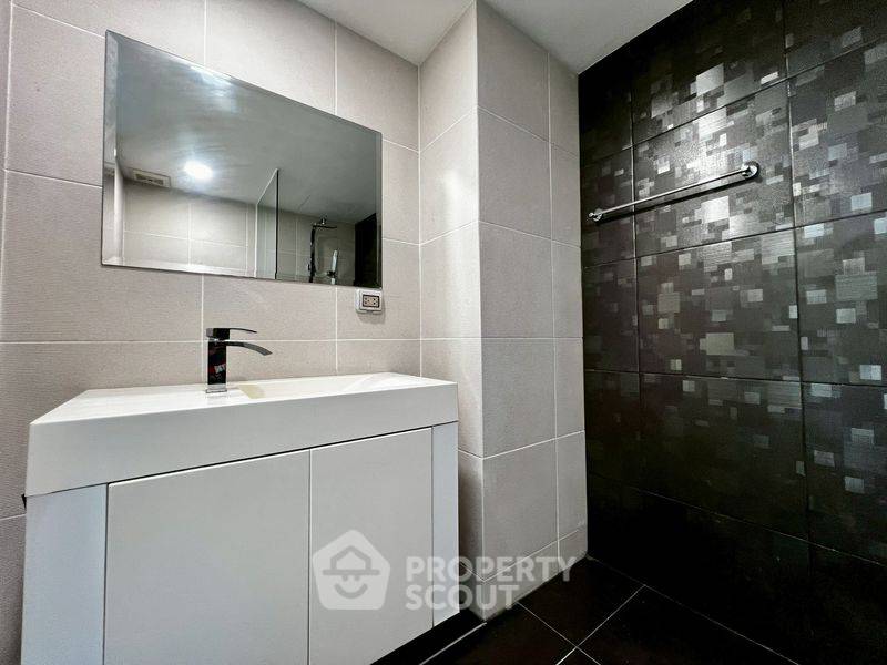 รูป คอนโด 1 ห้องนอน 35 ตร.ม. คลับรอยัล คอนโดมิเนียม ใกล้แซงกัวร์ออฟทรัธ (ID 2420580) - รูปที่ 6/11