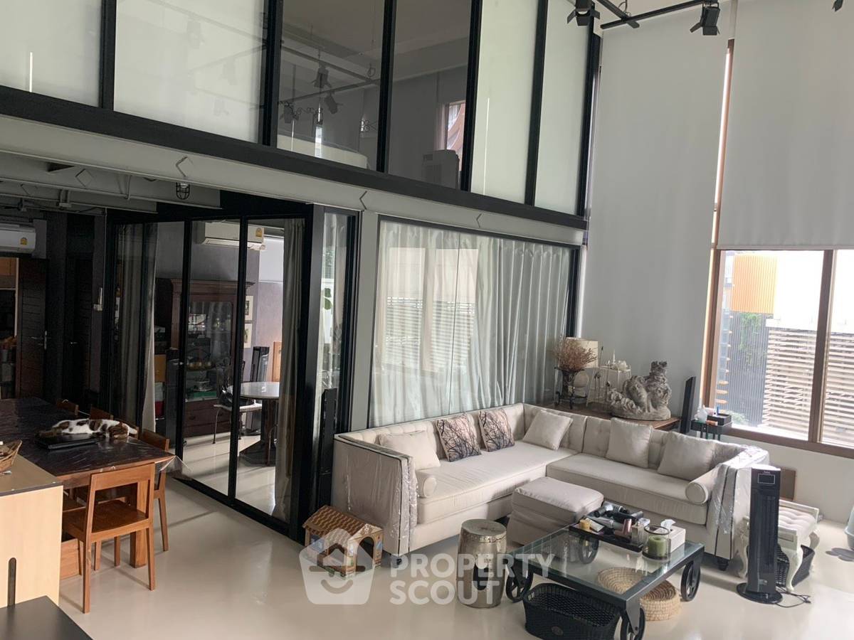 picture 3-BR Condo at The Emporio Place near BTS Phrom Phong (ID 2995774) - 2/27