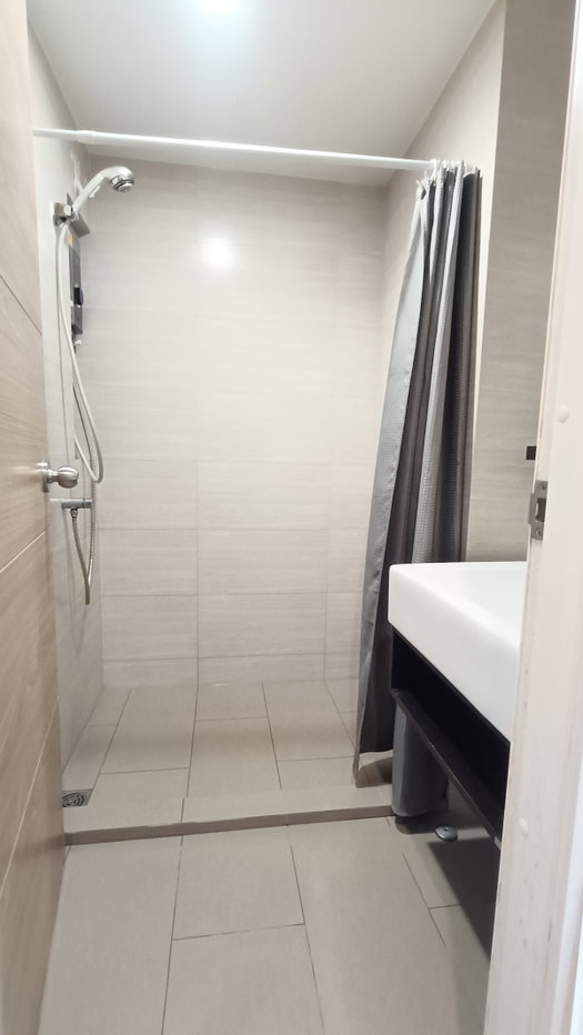 picture ðĨUrgent Loss Sale! Excellent Condition, Walk to 2 MRT Lines & The Mall Bangkapi - 7/12