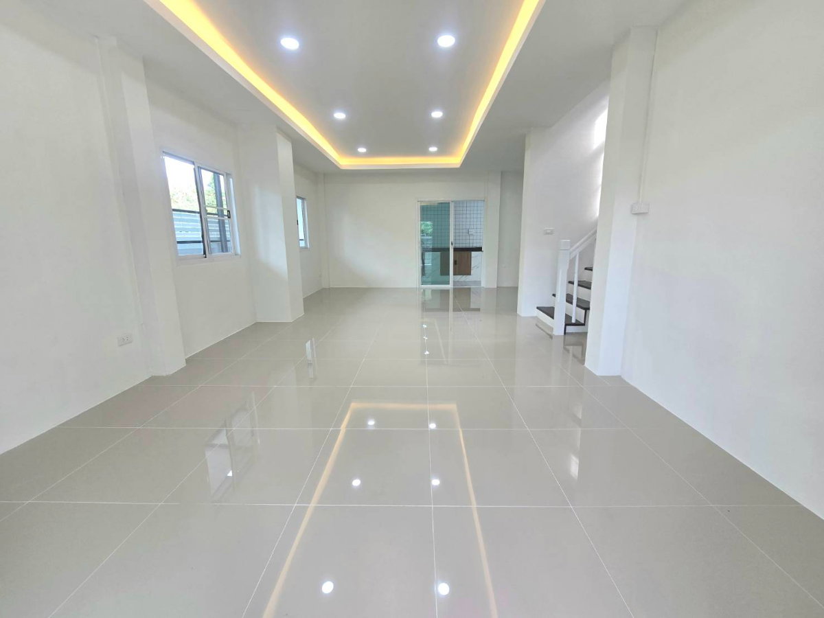 รูป บ้านหลังมุม แต่งสวย บ้านแฝด บุรีรมย์ รังสิต-คลอง4 ติดถนนใหญ่ ใกล้รถไฟฟ้า บรรยากาศดี ร่มรื่น เป็นส่วนตัว ทำเลดี - รูปที่ 14/40