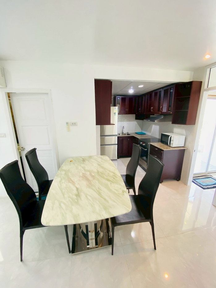 picture large condo 70m² for rent in middle of city 8400 Bath. - 7/23