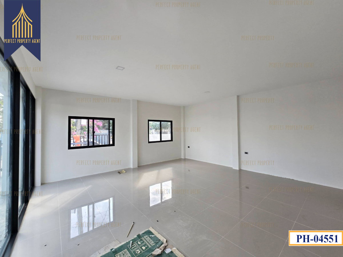 รูป ขายบ้านเดี่ยวหลังใหญ่ เมืองเอก รังสิต จอดรถได้ 8 คัน เหมาะทำโฮมออฟฟิศ ทำเลศักยภาพ รีโนเวทใหม่ทั้งหลัง - รูปที่ 11/17