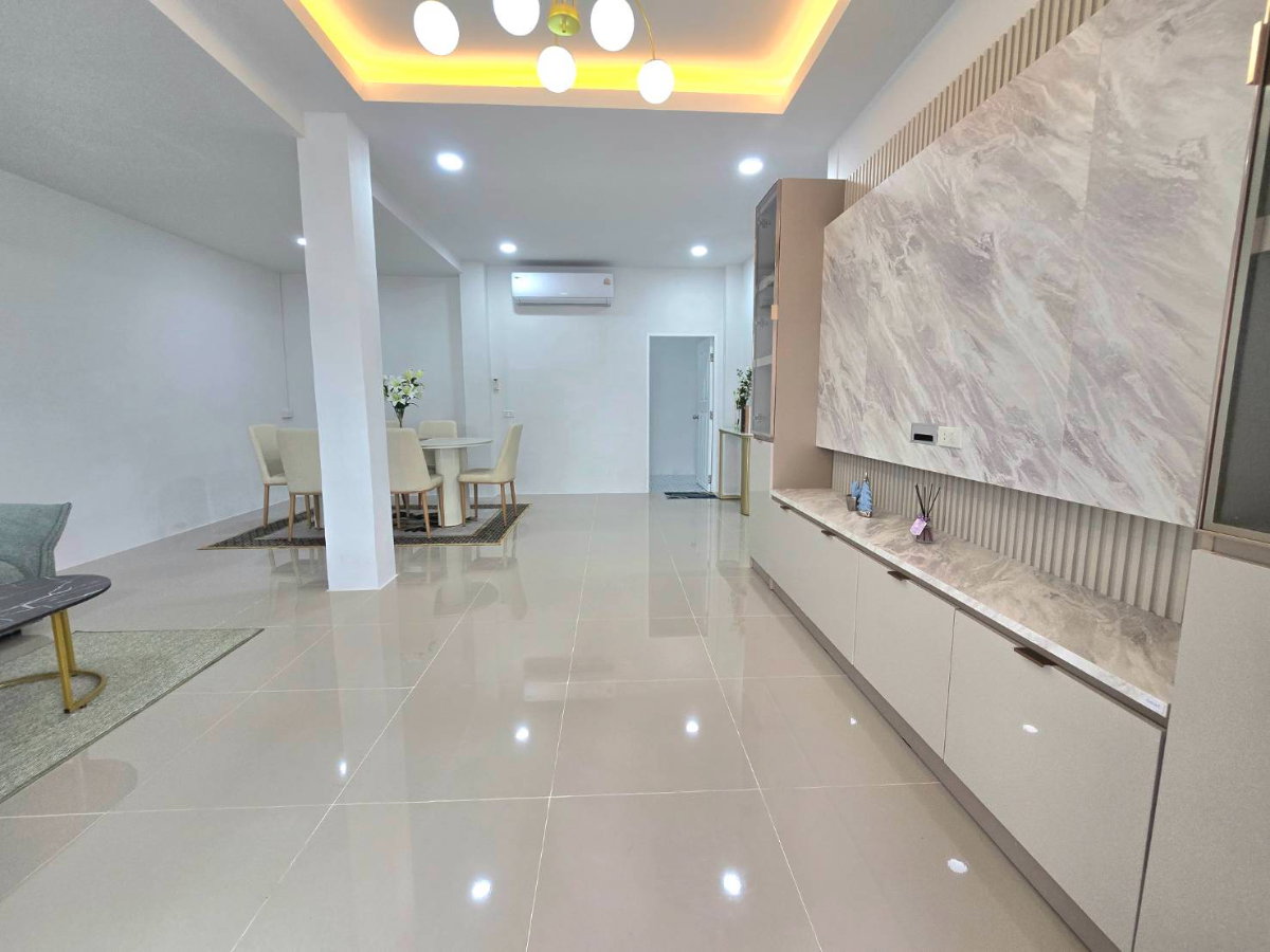 รูป บ้านเดี่ยวหลังมุมใน ทำเลดีเยี่ยม หมู่บ้าน ลลิลแลนซีโอ วงแหวน-รามอินทรา ถนนเลียบคลองสอง คลองสามวา รีโนเวทใหม่ แต่งสวยมาก พร้อมอยู่ มีเฟอร์นิเจอร์ - รูปที่ 15/49