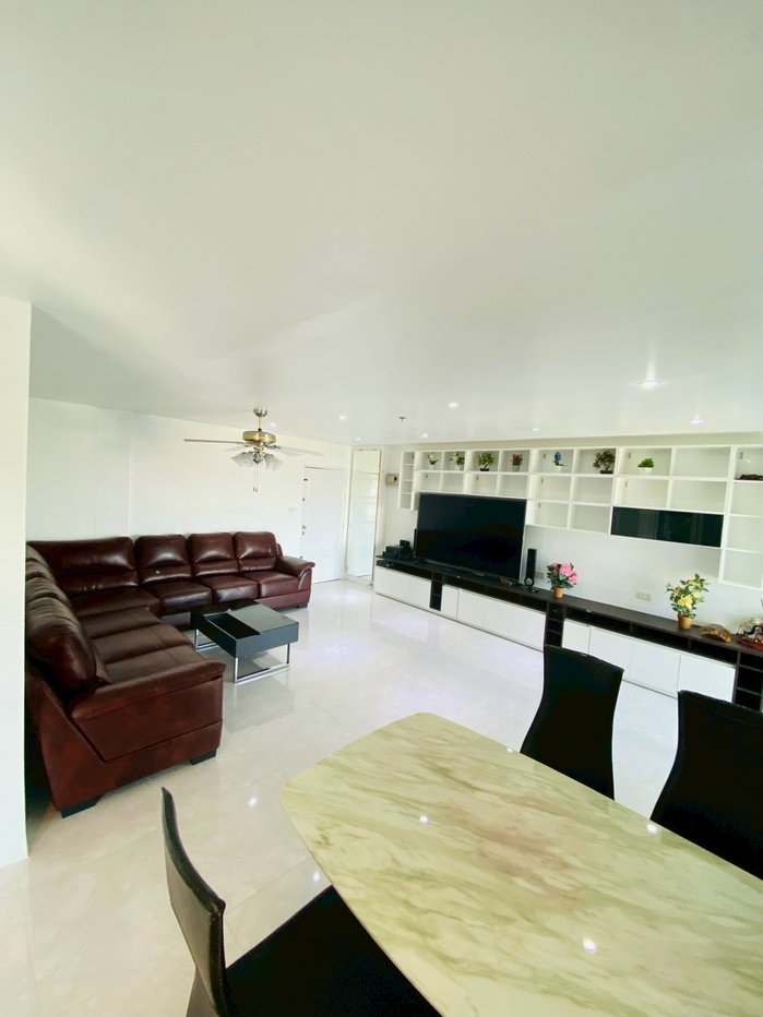 picture large condo 70m² for rent in middle of city 8400 Bath. - 4/23