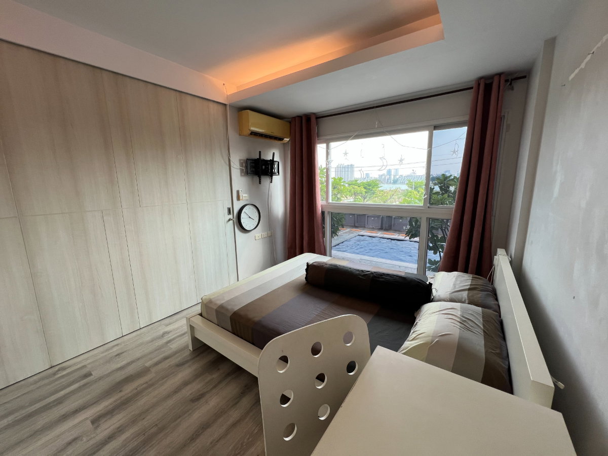 picture Double Lake Condominium, Phase 1, 3rd floor, 1 bedroom, pool view - 2/6