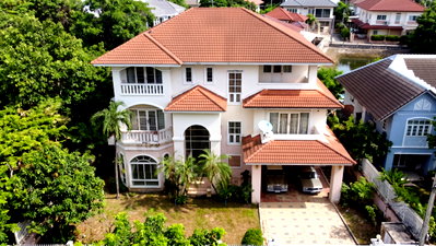 บ้านเดี่ยว ช่างชุ่ย : ขายบ้านเดี่ยว 3 ชั้น หลังใหญ่ หมู่บ้านร่มรื่นราชพฤกษ์