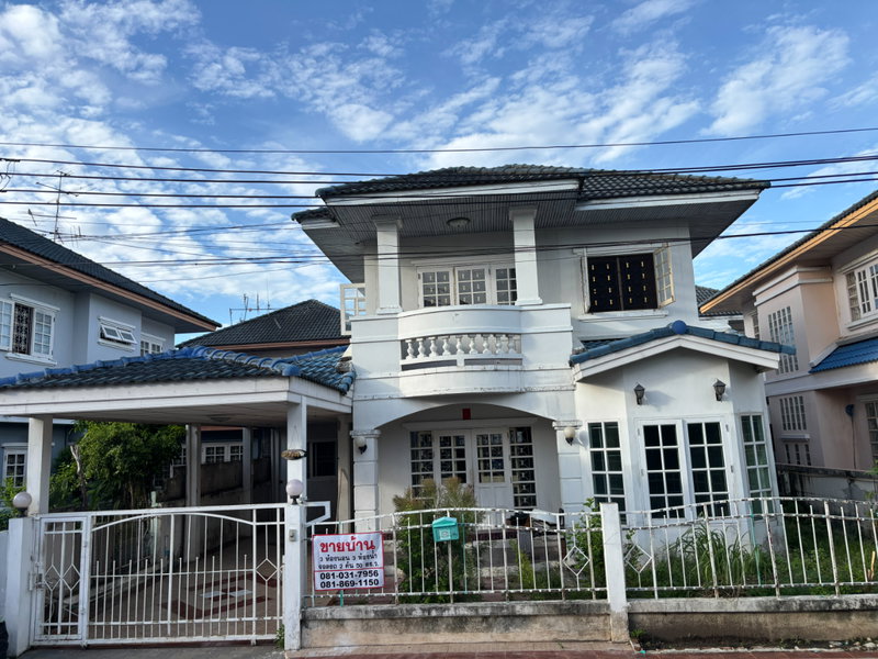 ขายบ้านเดี่ยว : ขายบ้านเดี่ยวหมู่บ้าน มณีรินทร์ รัตนาธิเบศร์   50 ตารางวา  เหมาะกับ Renovate