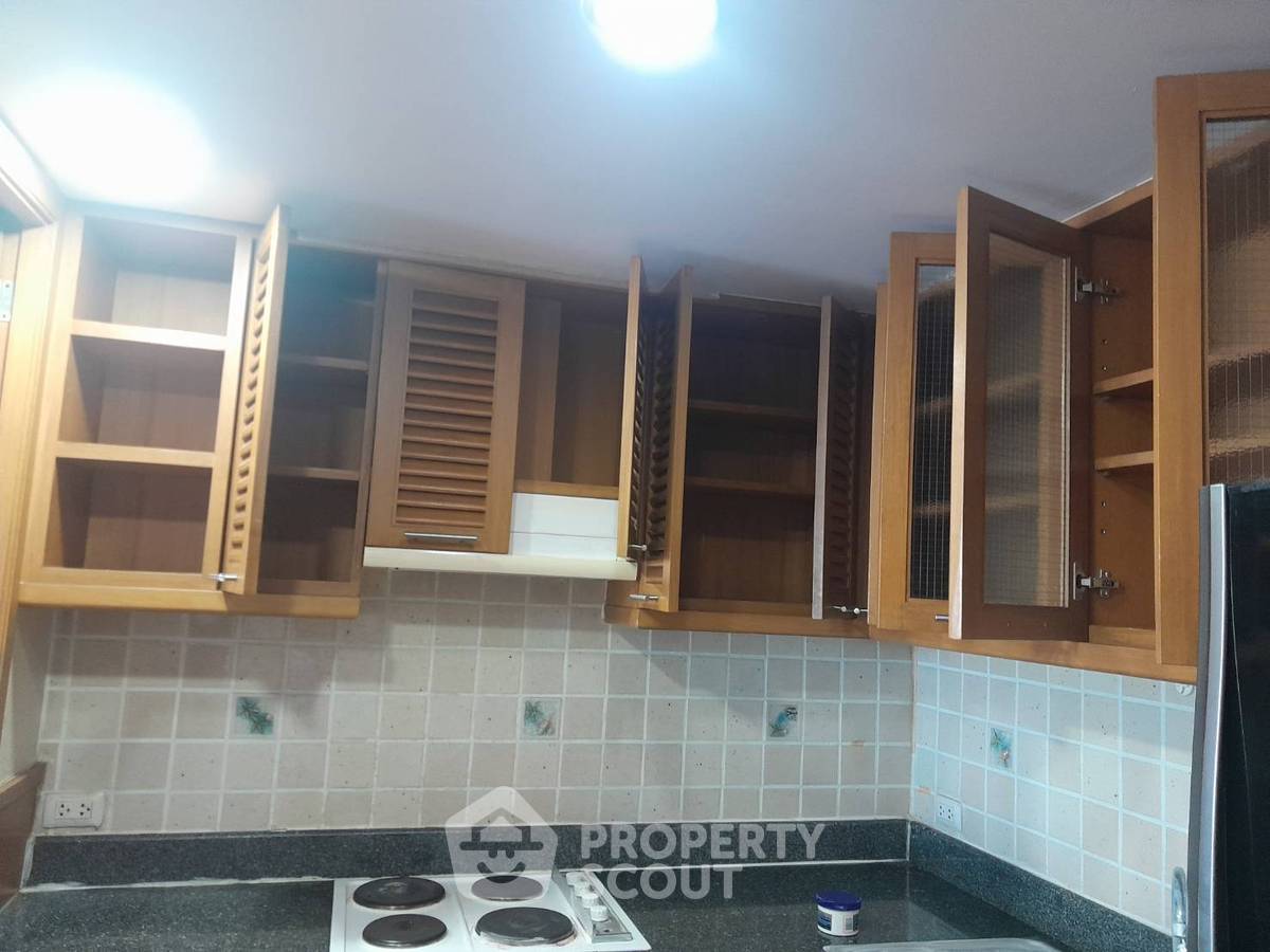 รูป คอนโด 2-ห้องนอน ที่ สาธร การ์เด้นส์ ใกล้ MRT สีลม (ID 2205790) - รูปที่ 3/7