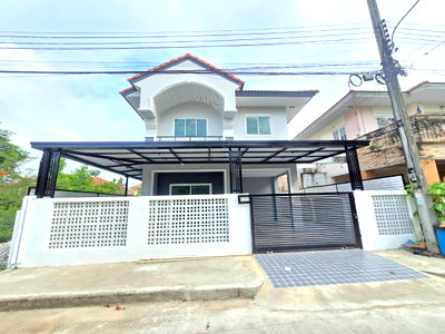บ้านแฝด ลำลูกกา คลองสี่ : บ้านหลังมุม แต่งสวย บ้านแฝด บุรีรมย์ รังสิต-คลอง4 ติดถนนใหญ่ ใกล้รถไฟฟ้า บรรยากาศดี ร่มรื่น เป็นส่วนตัว ทำเลดี