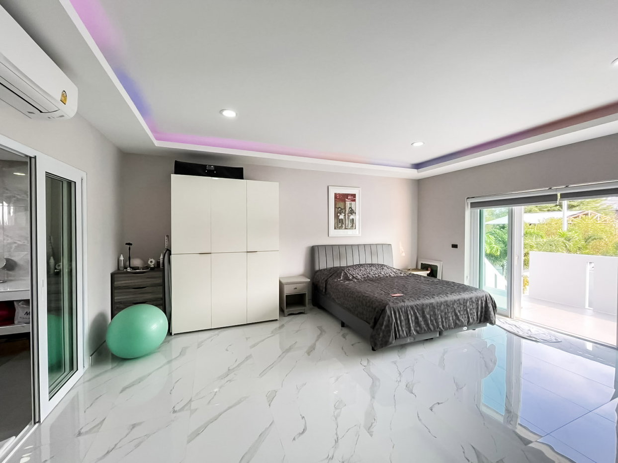 รูป Pool Villa for Sale Thung Klom East Pattaya 3 Bedroom - รูปที่ 15/23