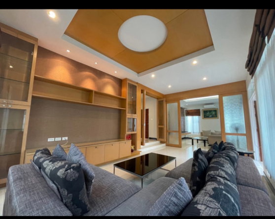 รูป ให้เช่าบ้านเดี่ยวหรู 3ชั้นเนื้อที่ 210 วา450ตร.ม 6ห้องนอน 4ห้องน้ำ เฟอร์ครบ ถนนรัชดา จตุจักร ลูกคต่างชาติ ราคาเช่า 130,000 บ/ด ลูกค้าไทย 110,000 บ/ด - รูปที่ 4/18