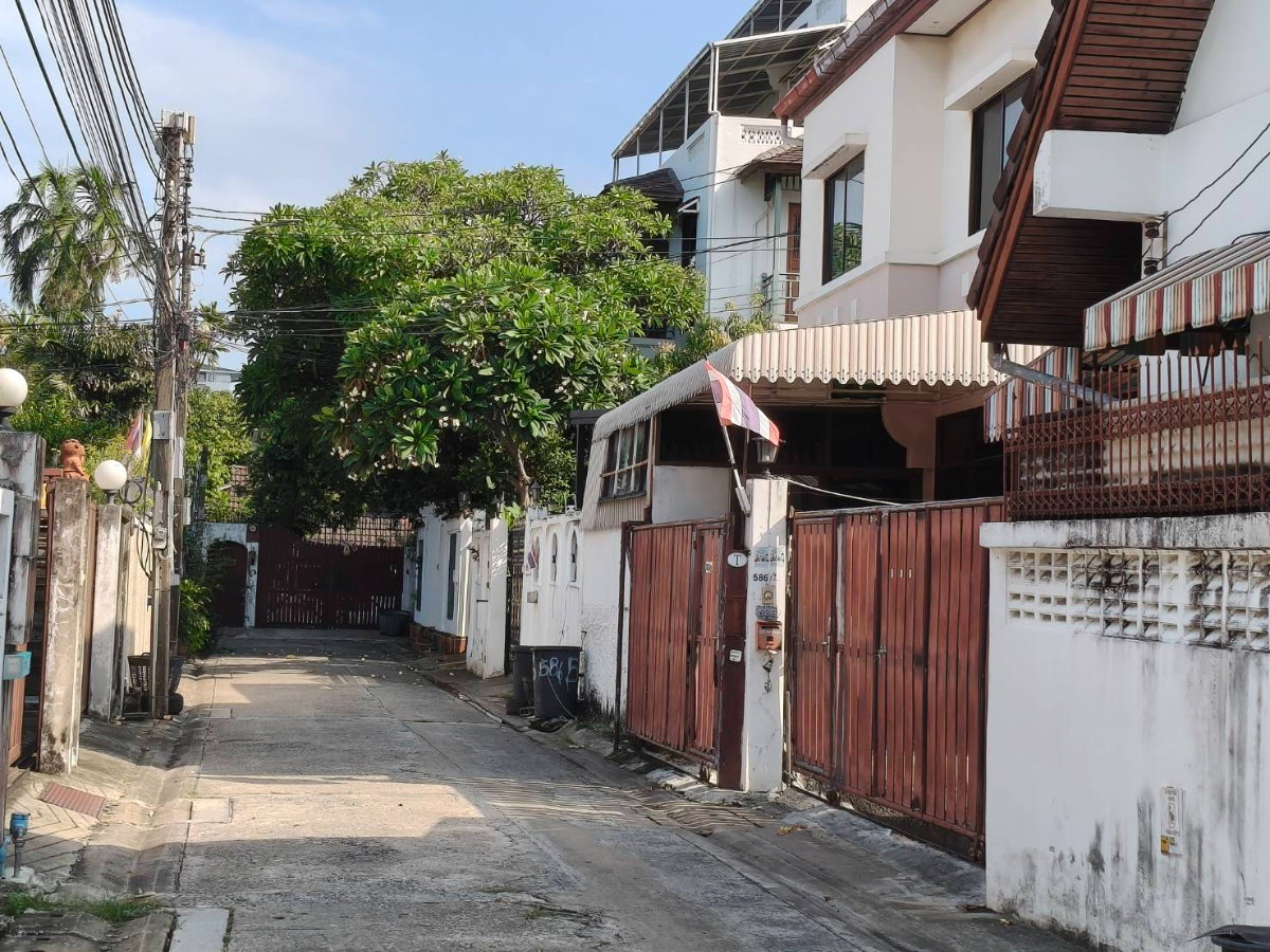 รูป ขายที่ดินเอกมัย ที่ดินพร้อมบ้าน 107ตร.ว เอกมัย10 สุขุมวิท65 ใกล้รถไฟฟ้าBTS เอกมัย ทองหล่อ พระโขนง ปรีดี Land Sukhumvit Ekkamai Thonglor 0879074045 - รูปที่ 1/1