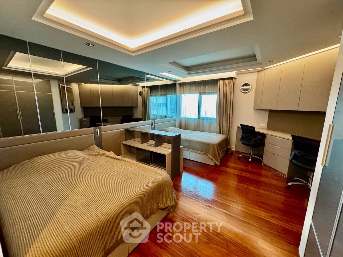 picture 5-BR Condo at Sathorn Gardens near MRT Si Lom (ID 2993940) - 24/33