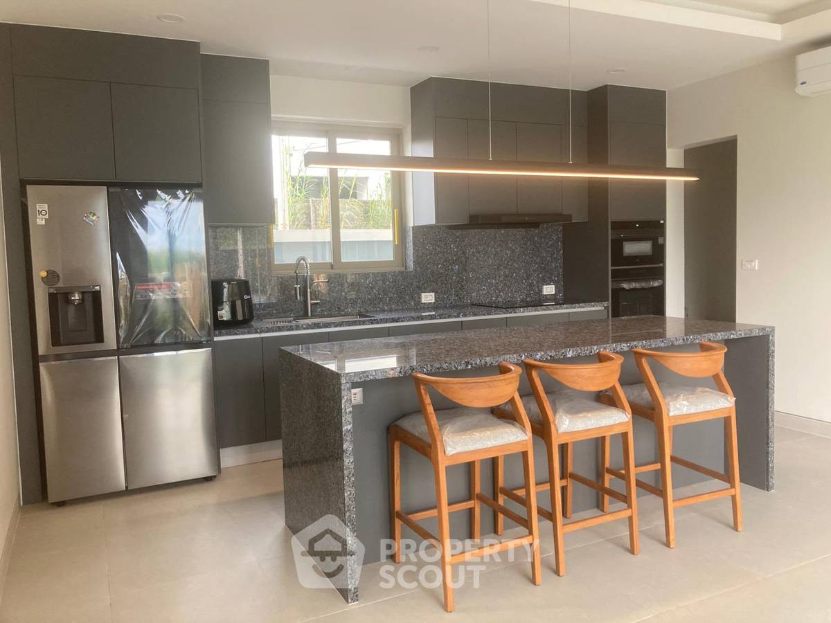 picture New Double-Story 4-Bedroom Villa Under Construction in Pasak / Cherngtalay (ID 1556802) - 6/20