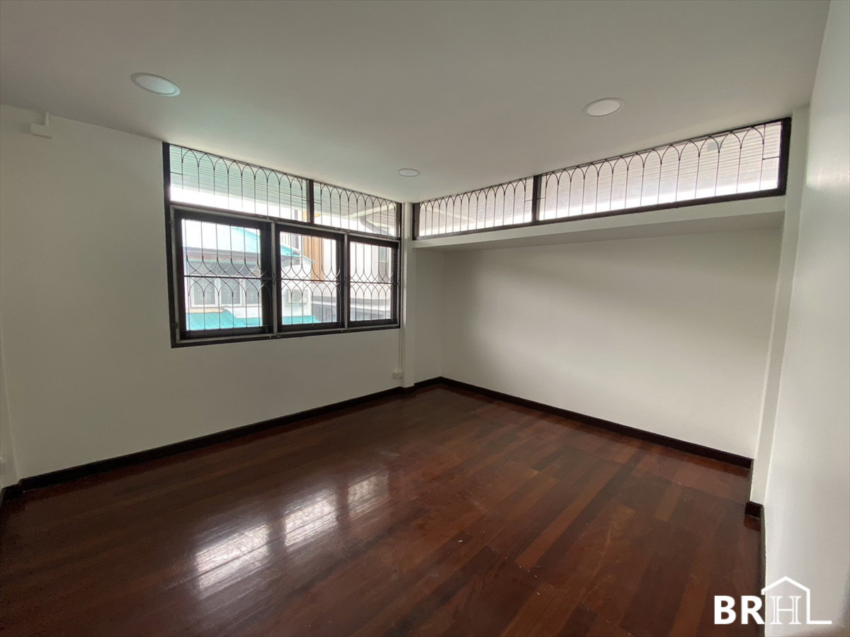 รูป 🏡 ขายบ้านเดี่ยว 80 ตร.ว. ทำเลจรัญสนิทวงศ์ 12 ใกล้ MRT จรัญ13เพียง 15 ล้านบาท - รูปที่ 8/9