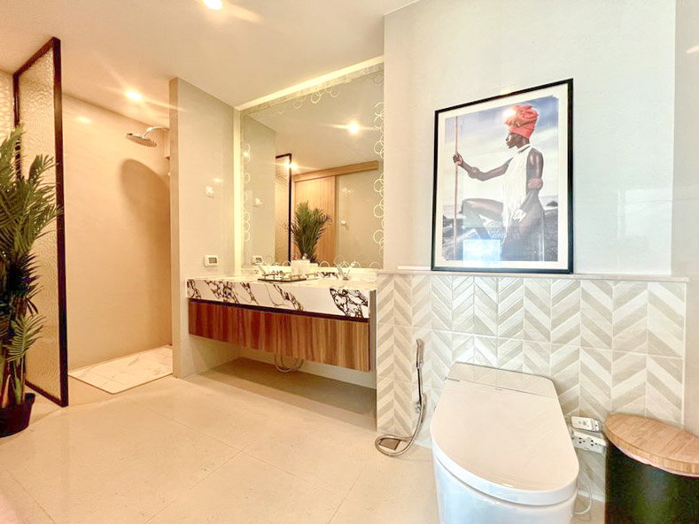 รูป The Riviera Jomtien Condo for Sale Sea View Corner - รูปที่ 12/14