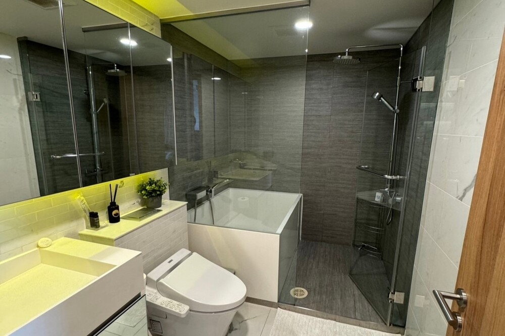 รูป เช่าด่วน !! Siamese Exclusive Sukhumvit 31, 1 นอน, 1 น้ำ, ชั้นสูง 10++, ห้องกว้าง, ลิฟท์ส่วนตัว, ทำเลดี !!🔥Code C20230600151 แต่งครบ, พร้อมเข้าอยู่📣 - รูปที่ 8/8