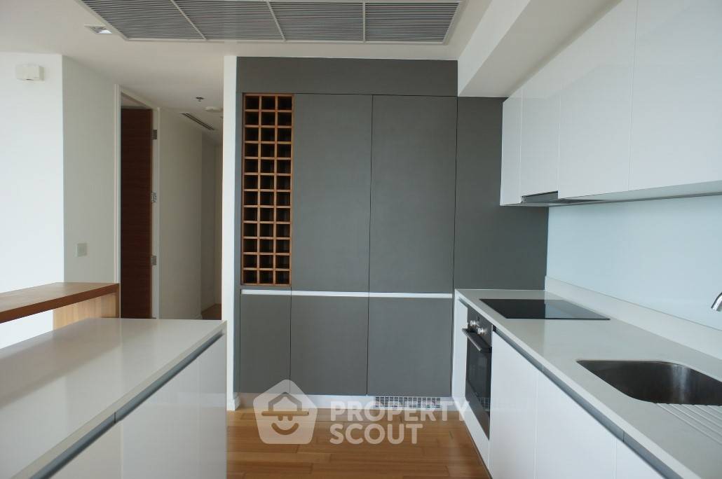 picture 3-BR Condo at The River Condominium near BTS Saphan Taksin (ID 512043) - 3/11