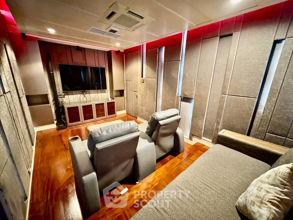 picture 5-BR Condo at Sathorn Gardens near MRT Si Lom (ID 2993940) - 8/33