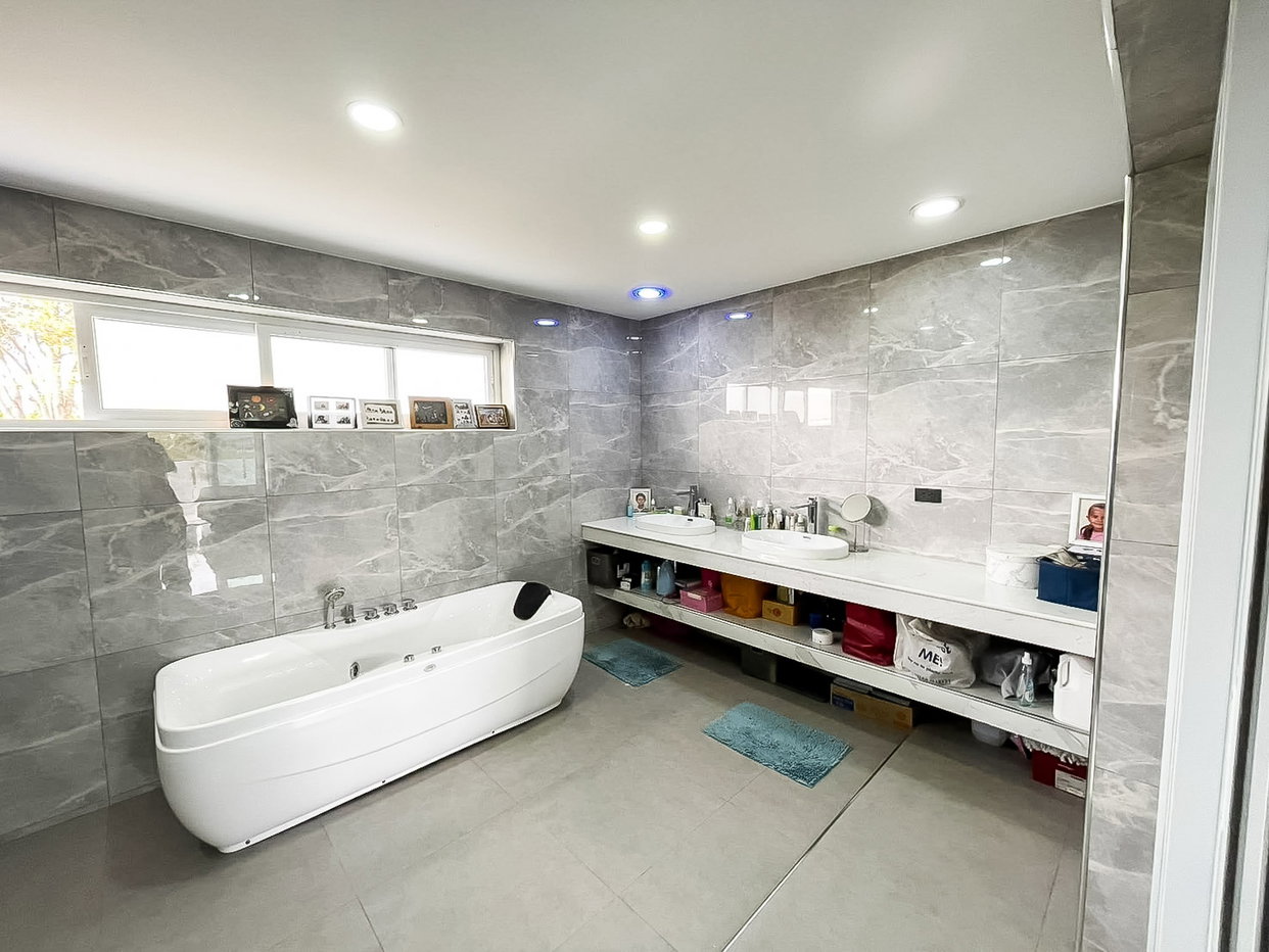 รูป Pool Villa for Sale Thung Klom East Pattaya 3 Bedroom - รูปที่ 17/23