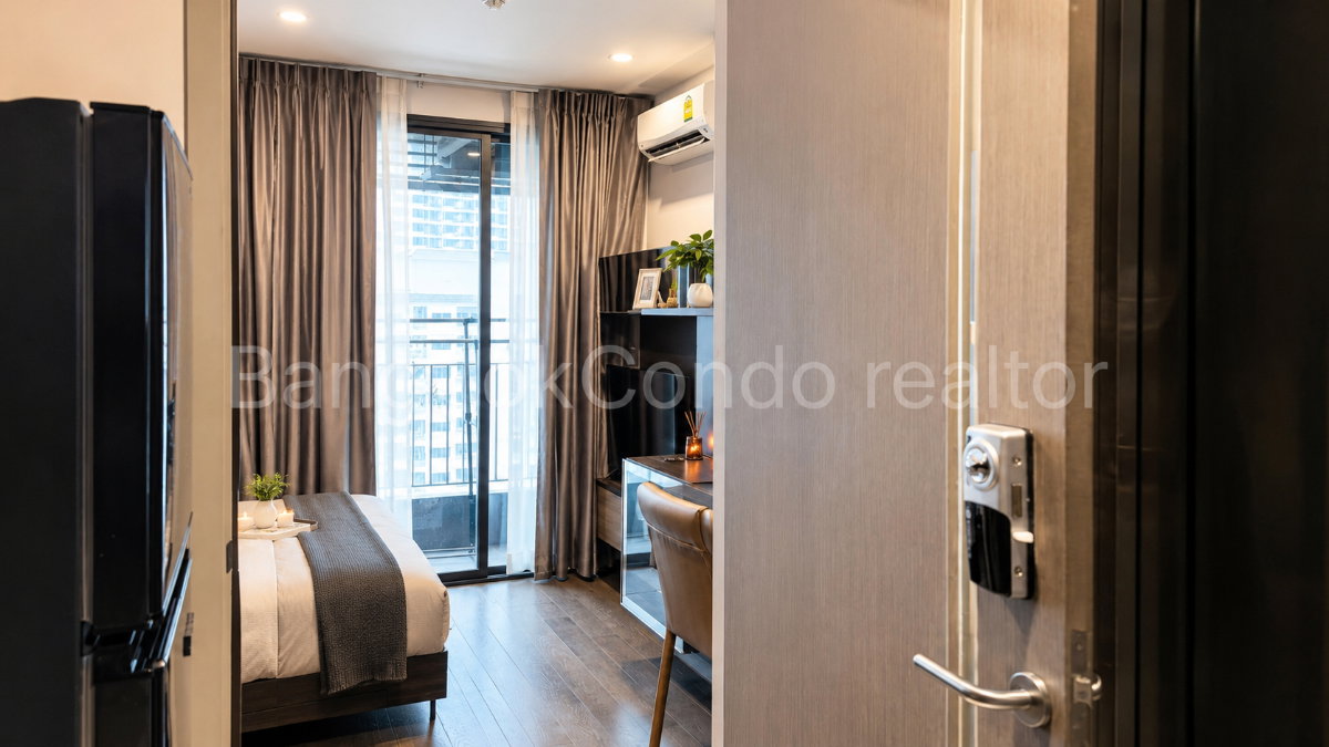picture 🍀🍀🍀 Cozy Room 🍀 For Rent 📍 IDEO Q Siam – Ratchathewi 🌸 🚆 📲 Line: @rent2022 ✨ Ready to Move In 🔖 Code: A11590 - 4/12