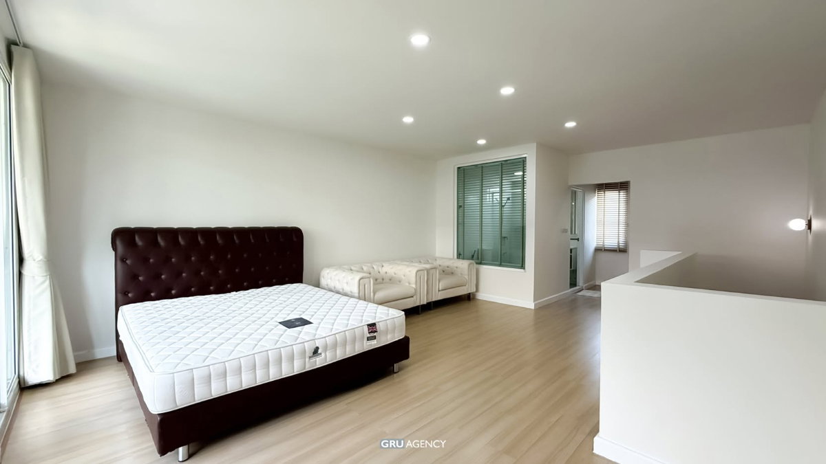 รูป 🏡ทาวน์โฮม 3 ชั้น รีโนเวทใหม่เอี่ยม   -  อารียา เดลี่ แห่ง เกษตร-นวมินทร์ -       ~ ซอยลาดปลาเค้า ~ - รูปที่ 26/36