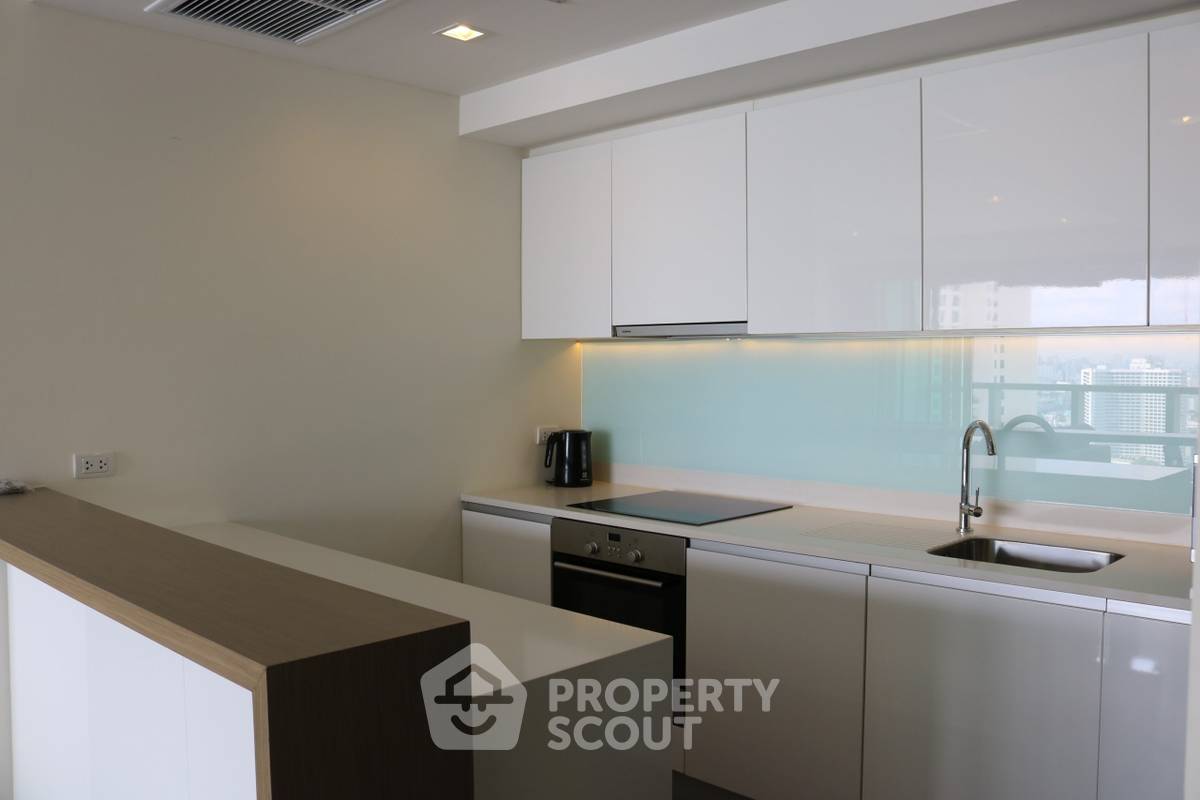 picture 3-BR Condo at The River Condominium near BTS Saphan Taksin (ID 510740) - 2/7