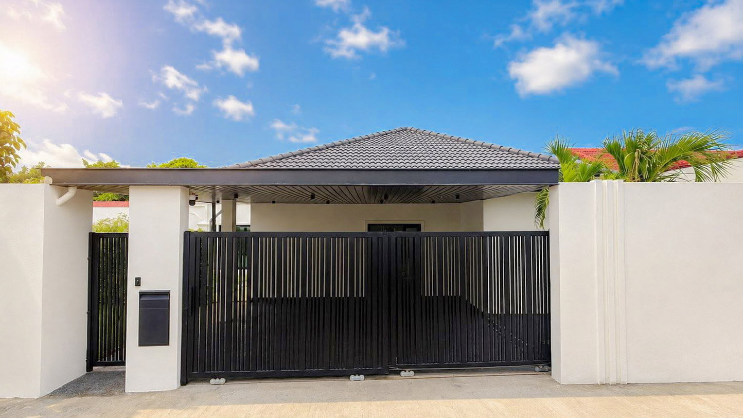 รูป Luxury Pool Villa for Sale Khao Talo East Pattaya Corner House - รูปที่ 1/18