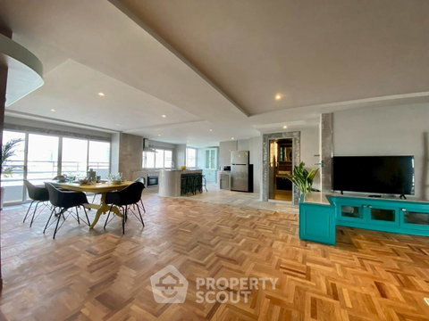 3-BR Condo at Regent On The Park 3 Condominium near MRT Phetchaburi (ID 2997574)