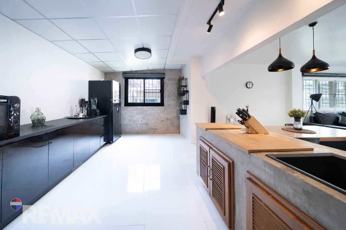 รูป ขายด่วน! Townhome 3 ชั้น บ้านหัวมุมใกล้ BTS สุขุมวิท101/1 (อุดมสุข 51) - รูปที่ 9/33