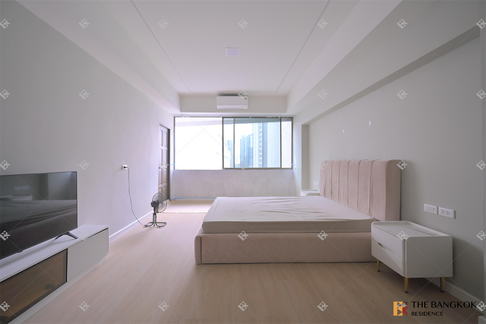 สะดวกสบายกับไลฟ์สไตล์สุด Luxury พรีเมียร์ คอนโดมิเนียม ใกล้ BTS สถานีพร้อมพงษ์