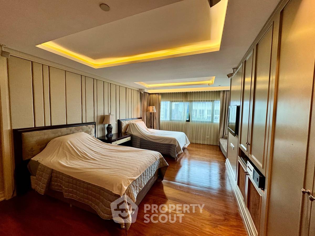 picture 5-BR Condo at Sathorn Gardens near MRT Si Lom (ID 2993940) - 16/33