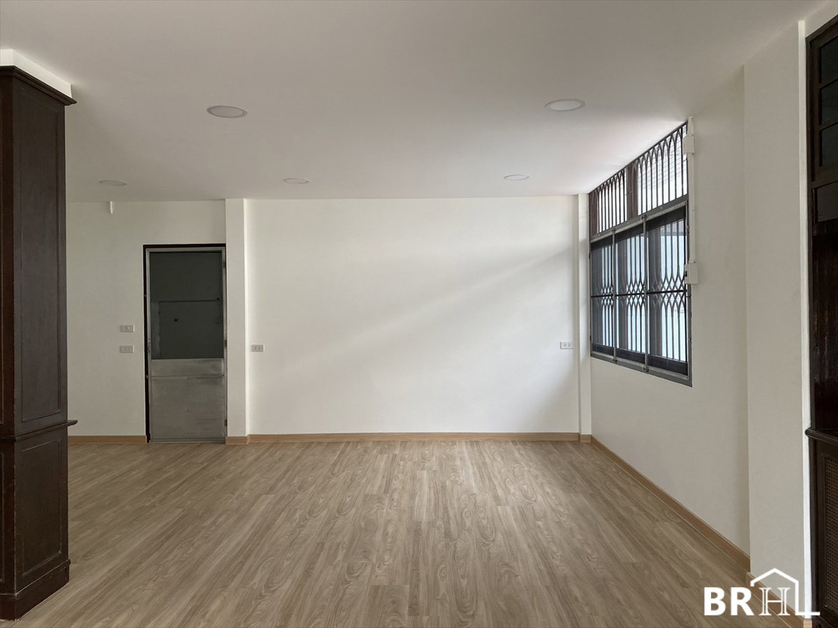รูป 🏡 ขายบ้านเดี่ยว 80 ตร.ว. ทำเลจรัญสนิทวงศ์ 12 ใกล้ MRT จรัญ13เพียง 15 ล้านบาท - รูปที่ 3/9