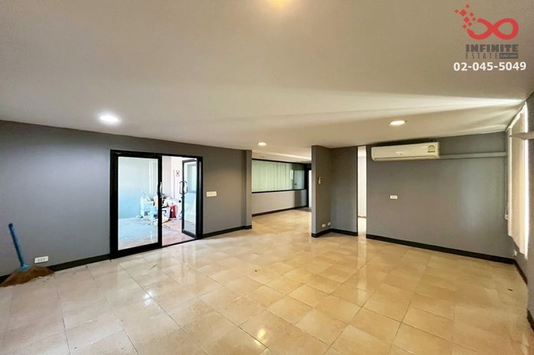 3-bed house for sale, 200 sqm, 61 sq wah, Phra Khanong