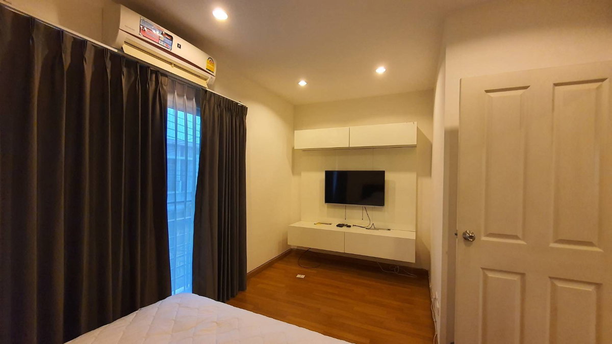 รูป ขายด่วนทาวน์โฮม บางนา กม.5 ใกล้เมกาบางนา - รูปที่ 5/8