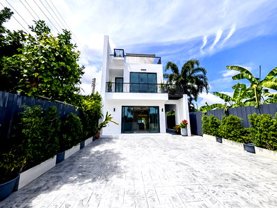 Houses for sale Bang Lamung Chonburi : House for Sale Huay Yai Pattaya 3 Bedroom Family Home