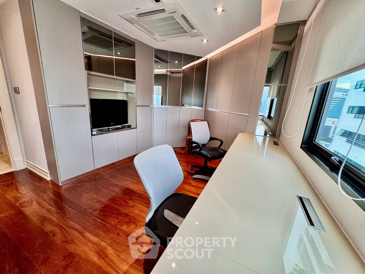 picture 5-BR Condo at Sathorn Gardens near MRT Si Lom (ID 2993940) - 25/33