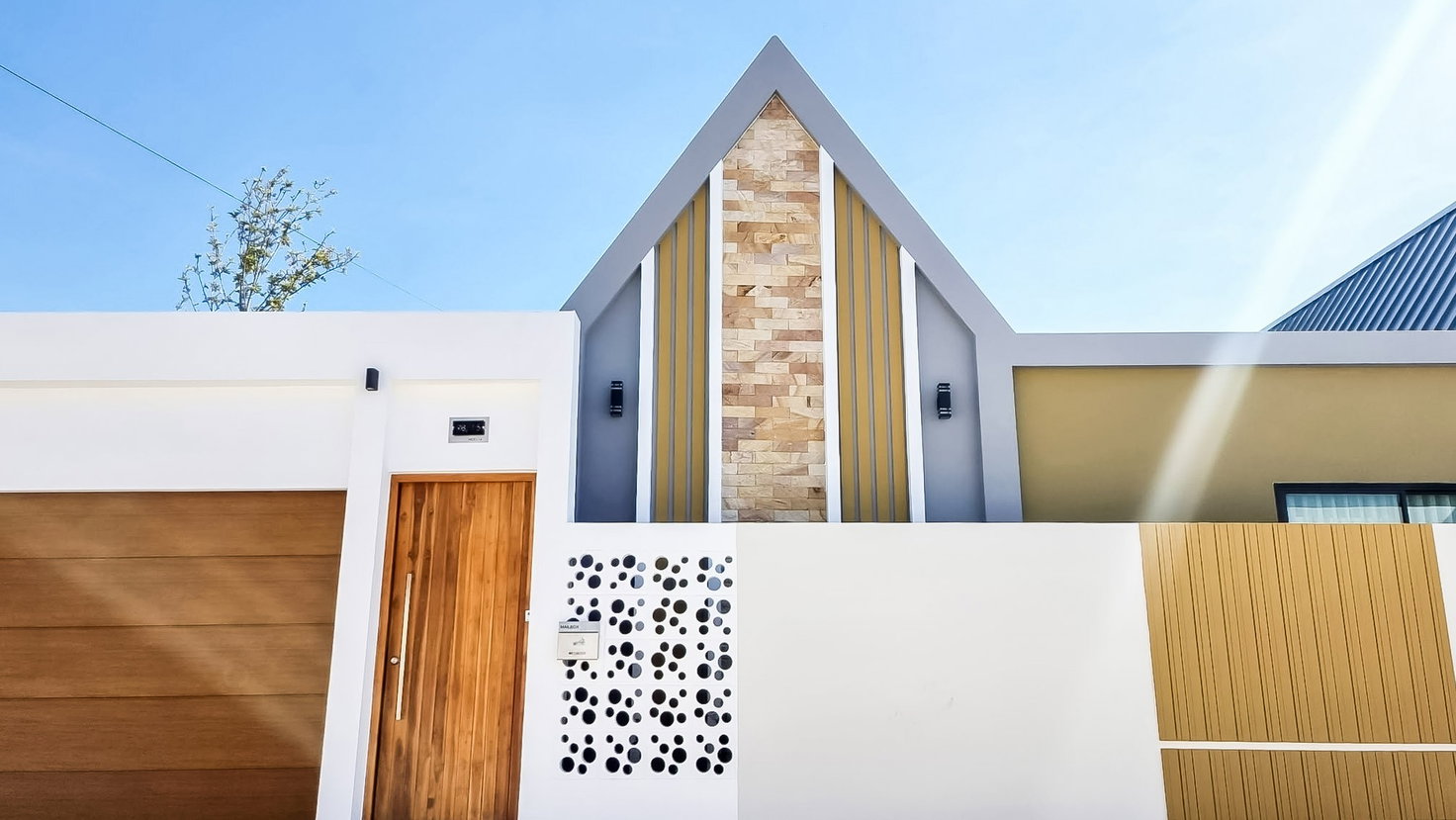 รูป Nordic Style Pool Villa for Sale Thung Klom East Pattaya - รูปที่ 10/10