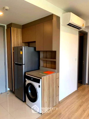 คอนโดให้เช่า : คอนโด 1 ห้องนอน ที่ Taka Haus Ekamai 12 ใกล้ BTS Ekkamai (ID 2996278)