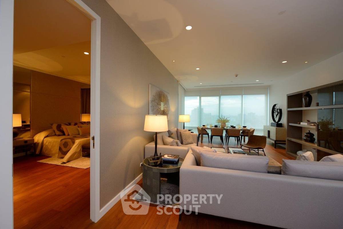 picture 2-BR Condo at 185 Rajadamri near BTS Ratchadamri (ID 511497) - 11/13