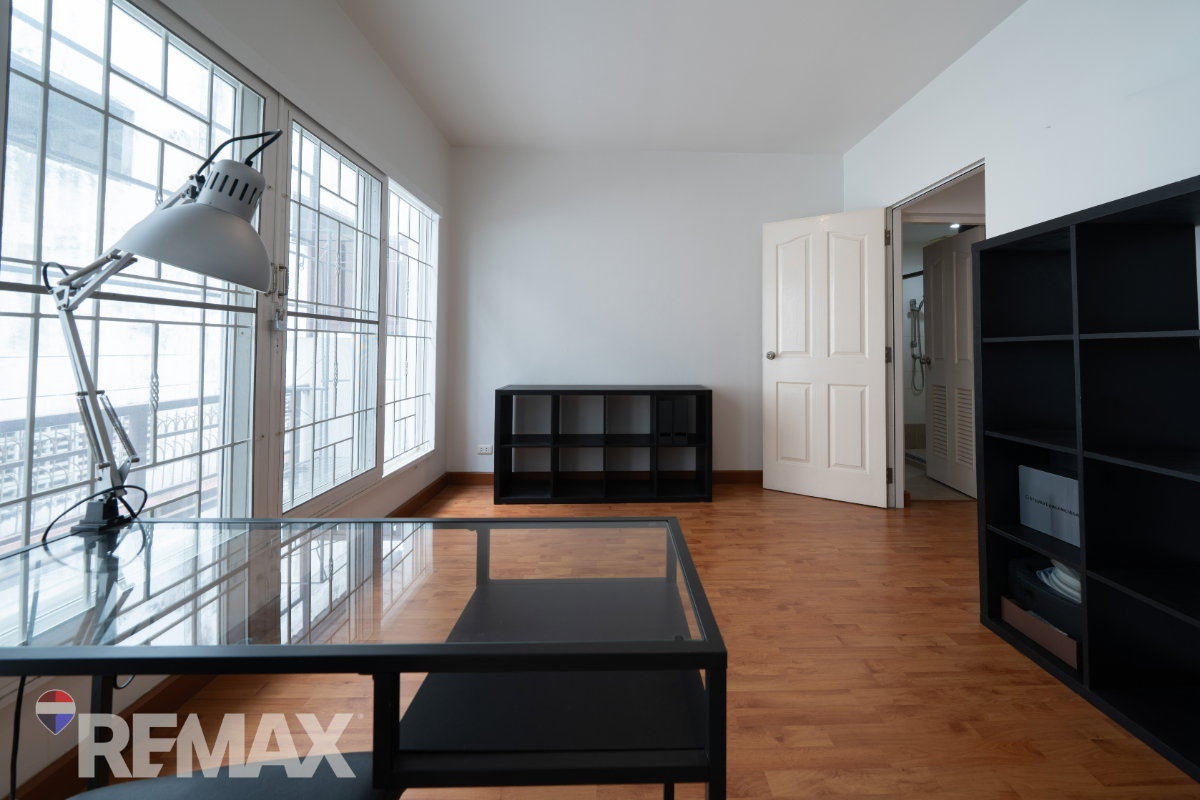 รูป ขายด่วน! Townhome 3 ชั้น บ้านหัวมุมใกล้ BTS สุขุมวิท101/1 (อุดมสุข 51) - รูปที่ 14/33