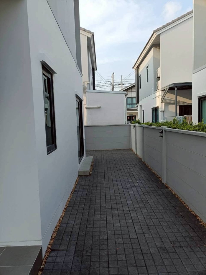 รูป ให้เช่า บ้านเดี่ยว SENSE Village บางนา-สุวรรณภูมิ หน้ากว้าง: 8 เมตร – จอดรถได้ 2 คัน 4นอน 3น้ำ 39.2 ตารางวา - รูปที่ 17/19