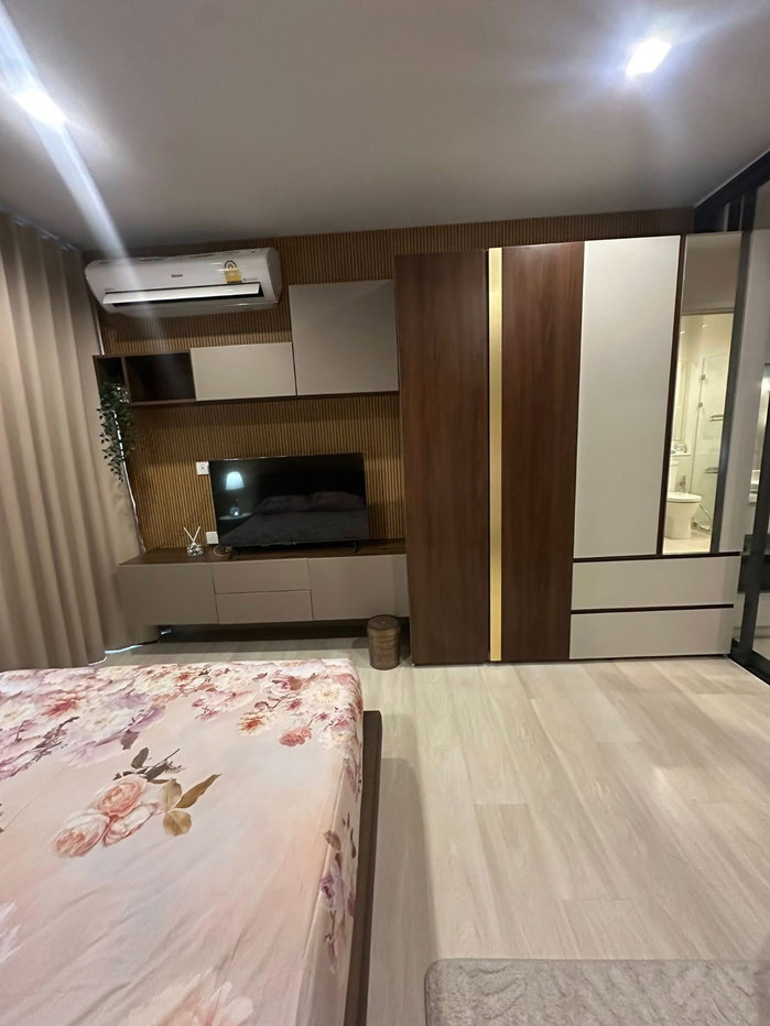 picture R686/For Rent: Life One Wireless Condo – 21st Floor with Nice Breeze and City View - 4/7