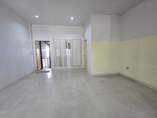 picture FOR RENT TOWNHOUSE PROPERTY 30000 BAHT per MONTH - 6/8
